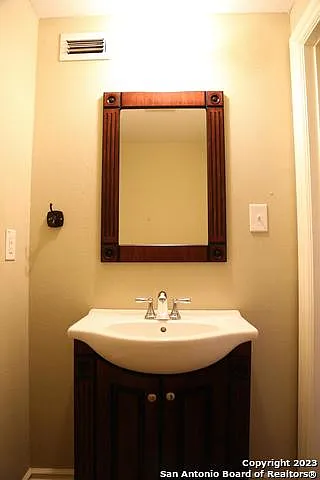 208 S Winston Ln — Photo 23