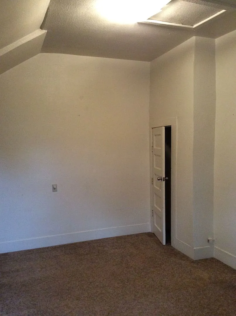 N Ave Apts — Photo 4