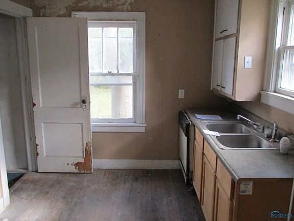 2nd image of 326 N Grant St