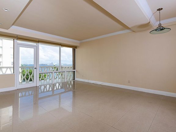 4th image of 1430 Brickell Bay Dr APT 703
