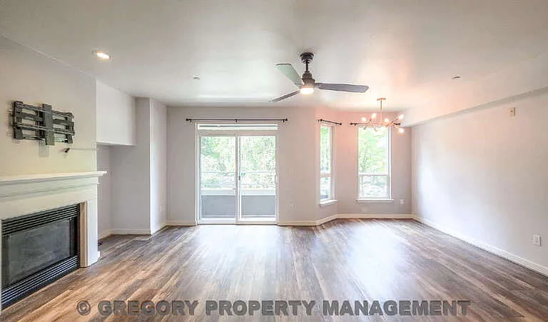 925 110th Ave NE #306 — Photo 17