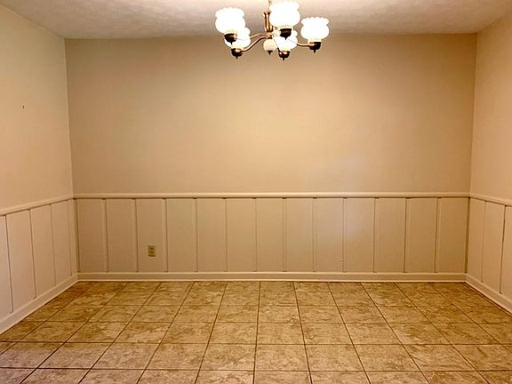 4th image of 207 Yosemite Dr