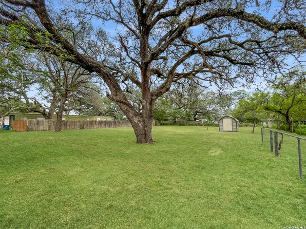 822 Market St LOT 7 & 8, Pleasanton, TX 78064