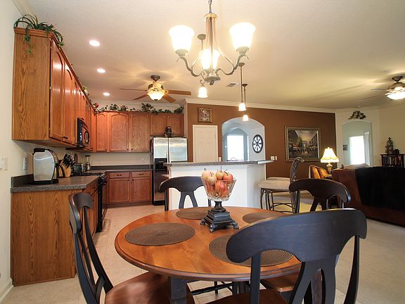5th image of 410 Victoria Hills Dr