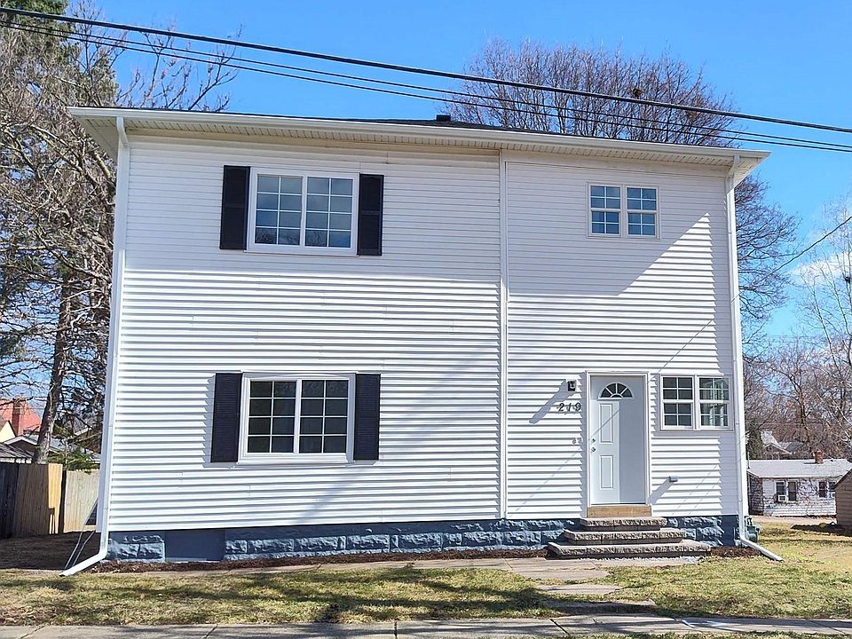 1st image of 219 N Rockford Ave