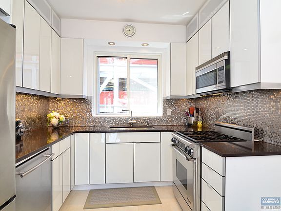 4th image of 440 E 62nd St APT 19A