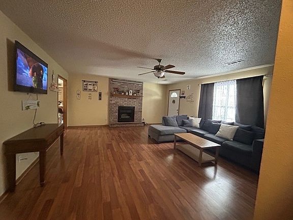 5th image of 1009 W Cottonwood St