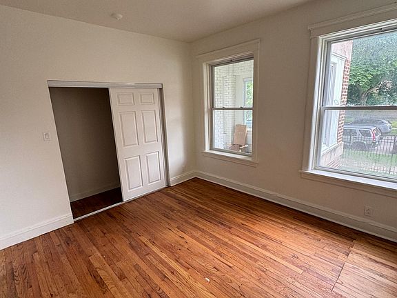 3rd image of 1544 W Birchwood Ave #1