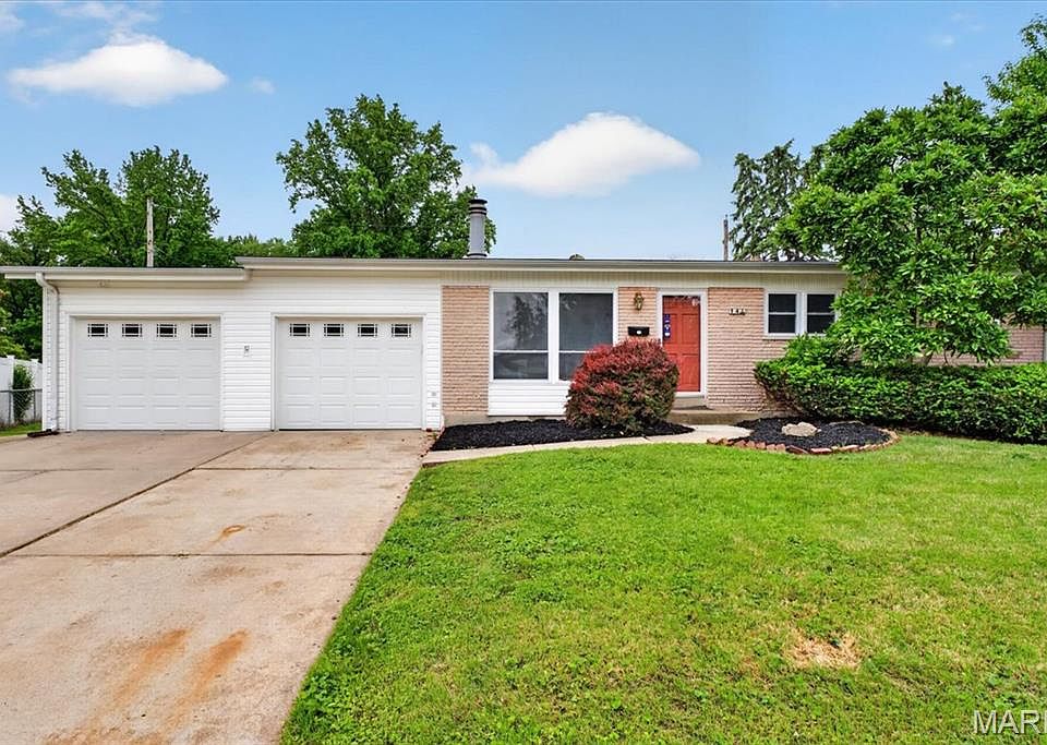1st image of 14 Olvera Cir