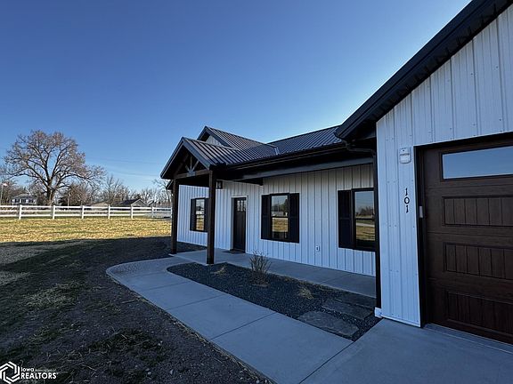 3rd image of 101 Coal Valley Ln
