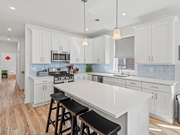 2nd image of 62 Franklin Avenue