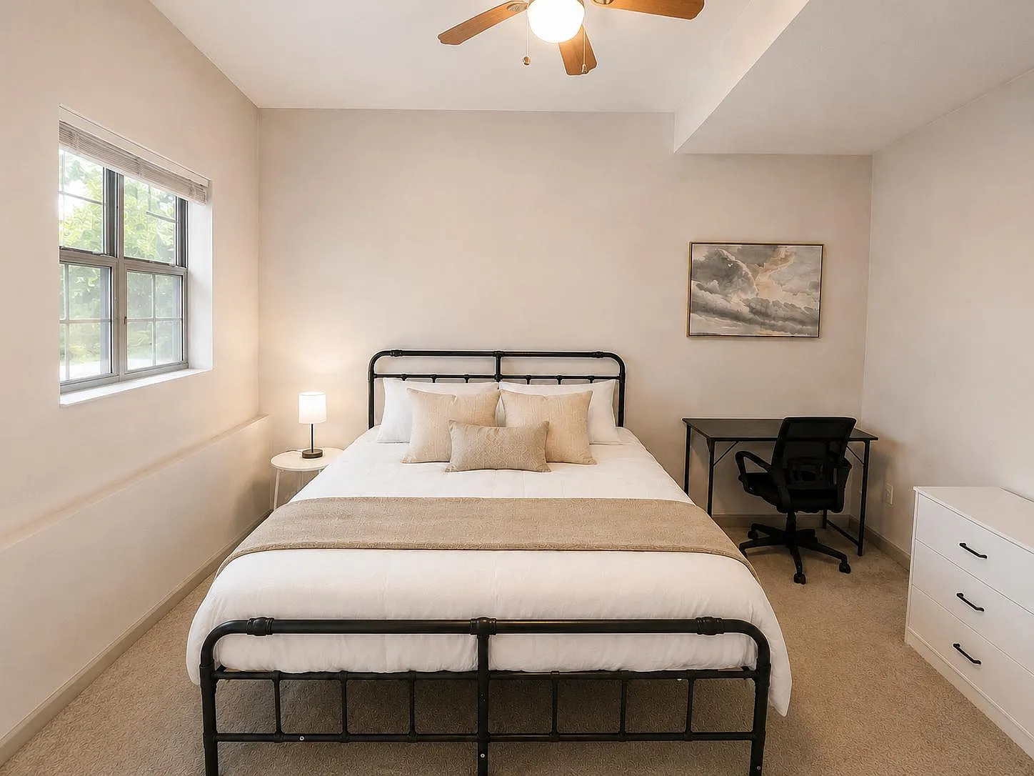 3 bed, 1.0 bath, 1605 sqft, $1,408 — Photo 2