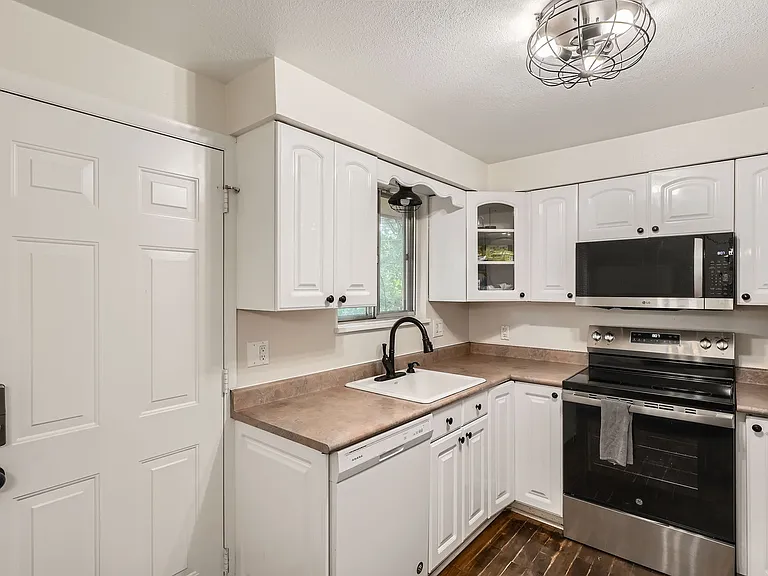 12443 W 8th Ave — Photo 5
