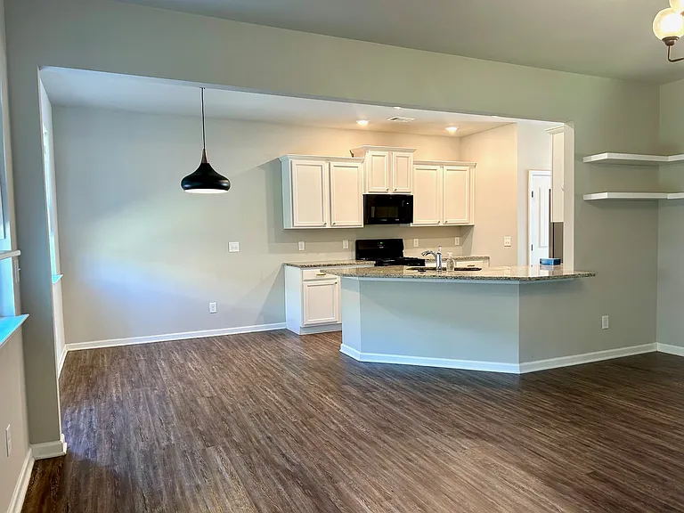 204 Aimes Dr — Photo 8