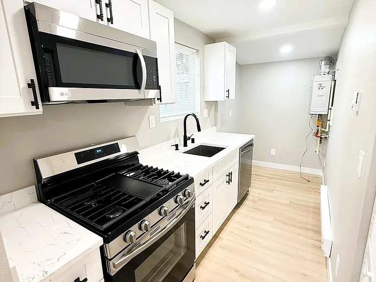 14402 Washington Ave SW #9 — Photo 3
