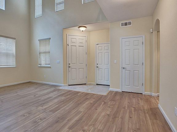 4th image of 250 Picasso Cir