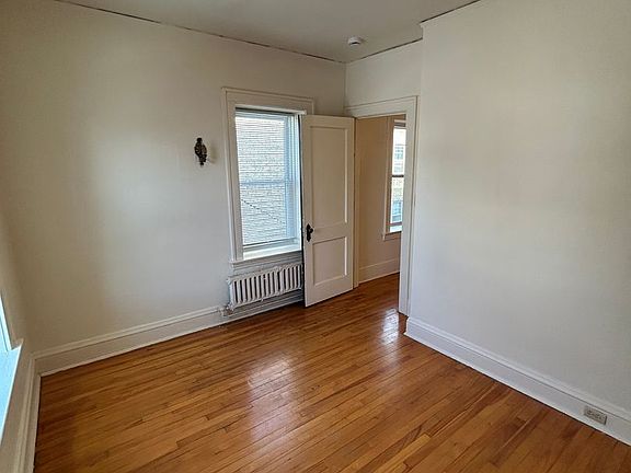 4th image of 2222 Girard Ave S APT 11
