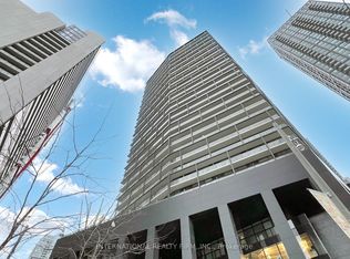 125 Peter St #1710, Toronto, ON M5V 0M2