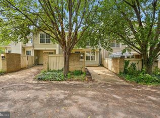 8802 Sturbridge Pl, Gaithersburg, MD 20886