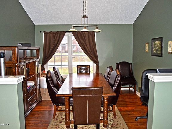 4th image of 212 Orchard Brook Dr