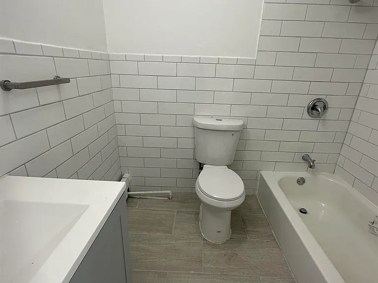 190 Clinton Ave #2 — Photo 7