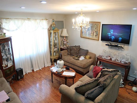 2nd image of 8718 Avenue M