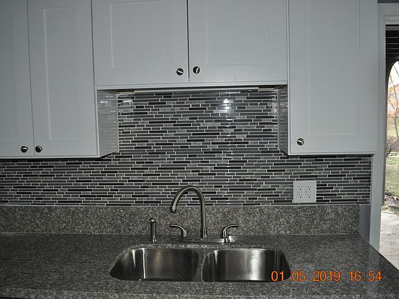 3rd image of 2156 Sunderland Ct