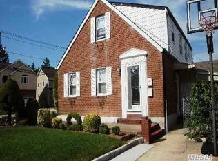 109 Roberta St, Valley Stream, NY 11580