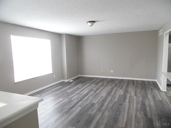 2nd image of 624 Meadow Brook Pl