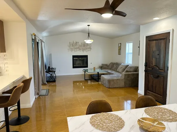 43550 Carmel Cir, Palm Desert, CA 92260
