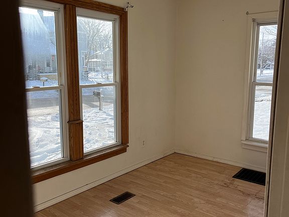 4th image of 1314 Laurel Ave