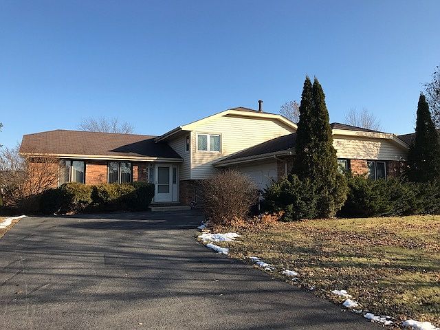 1st image of 15421 Regent Dr