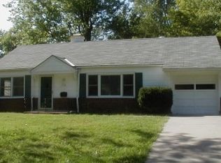 7716 Booth St, Prairie Village, KS 66208
