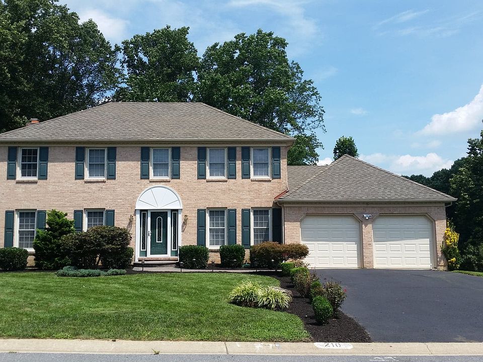 1st image of 210 Barberry Dr