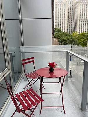 Sold by Compass | media 8