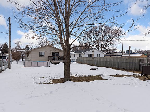 4th image of 715 Bob Ehlen Dr