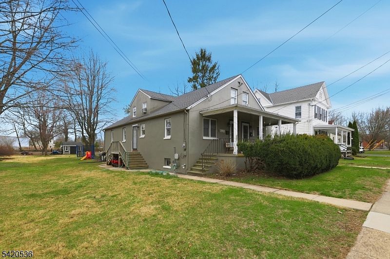 1st image of 13 William St