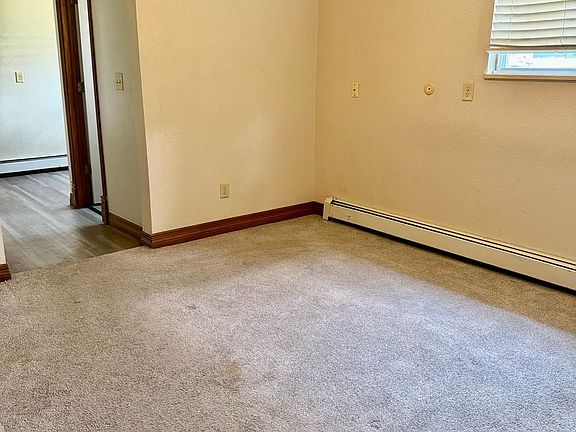 3rd image of 1628 Azalea Dr APT 4