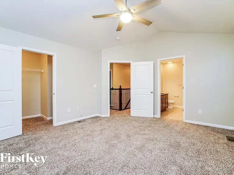 4015 Peregrine Pass Dr — Photo 10