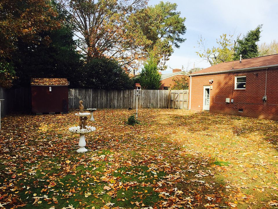 2nd image of 104 Basswood Dr