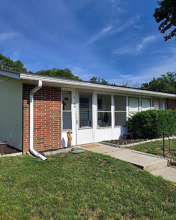 1st image of 214A Buckingham Ct