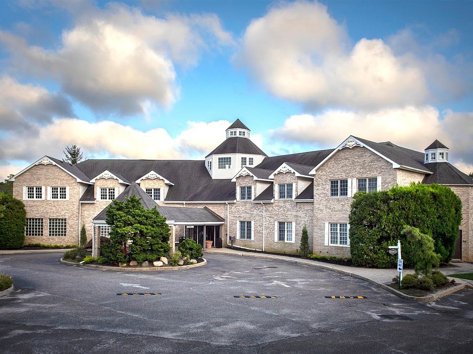 Fairfield Townhouses At Holtsville Apartment Rentals Holtsville, NY