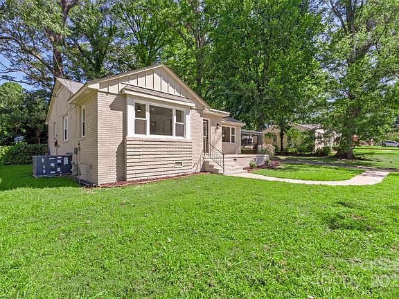 2nd image of 1218 Forestdale Dr