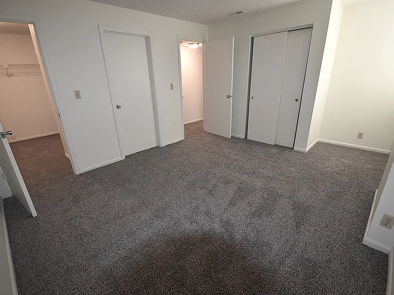 Waveland Place Apartments — Photo 78