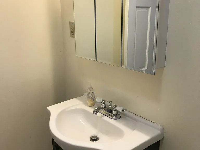 146 Endicott St #7 — Photo 8