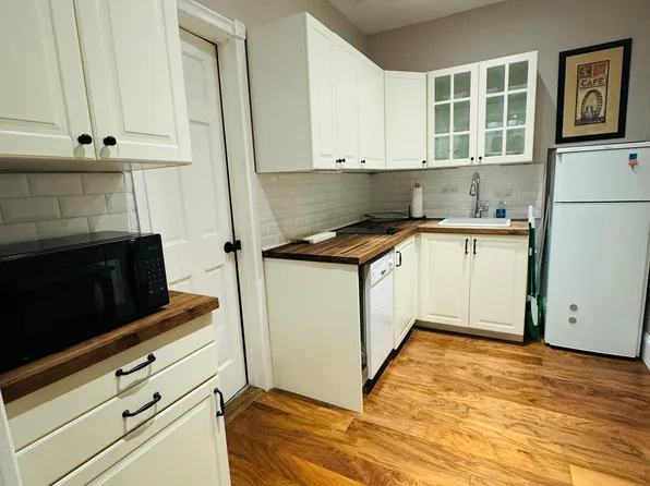 65 East 54th Street image 4 of 10