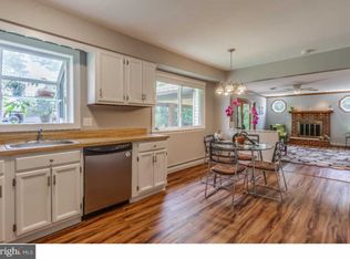 468 Caredean Dr, Collegeville, PA 19426