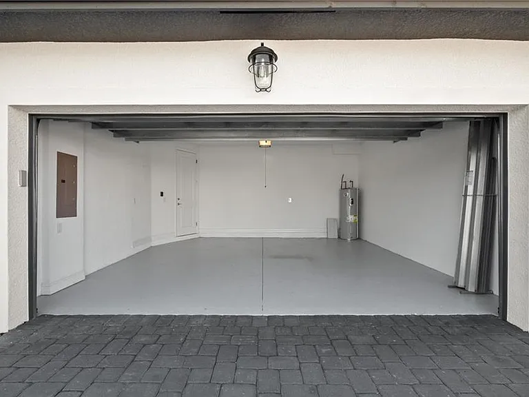 7320 Rockefeller Dr — Photo 23