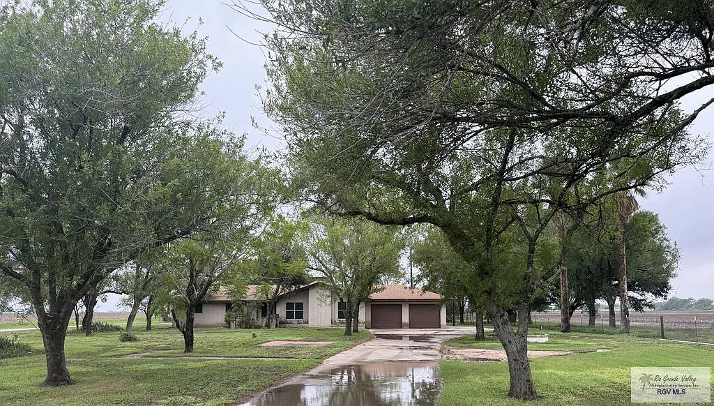 5 bed, 2.5 bath, 2028 sqft, $1,350 — Photo 3