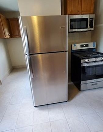 3rd image of 310 Talbot Ave APT 2